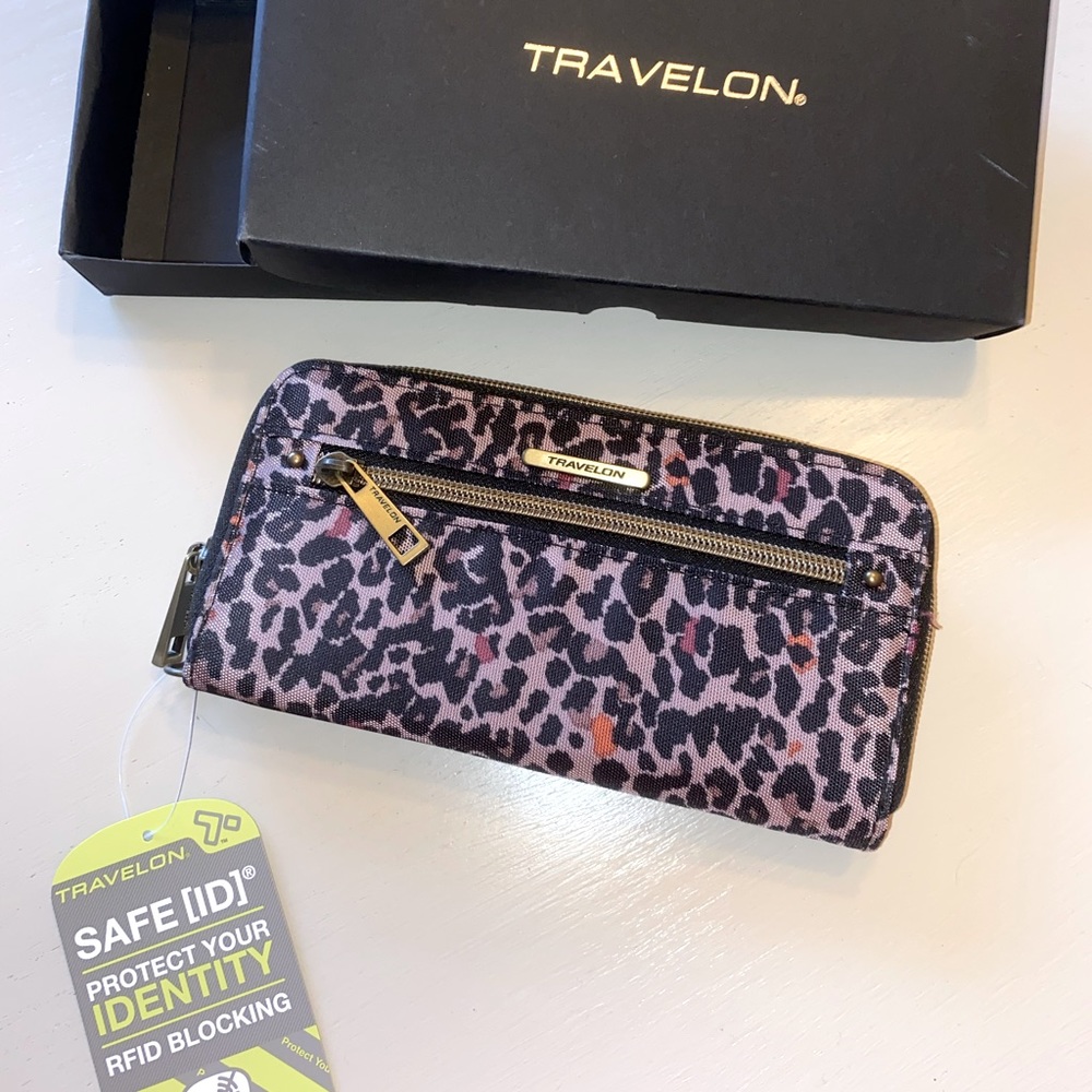Travelon womens wallet with RFID blocking technology